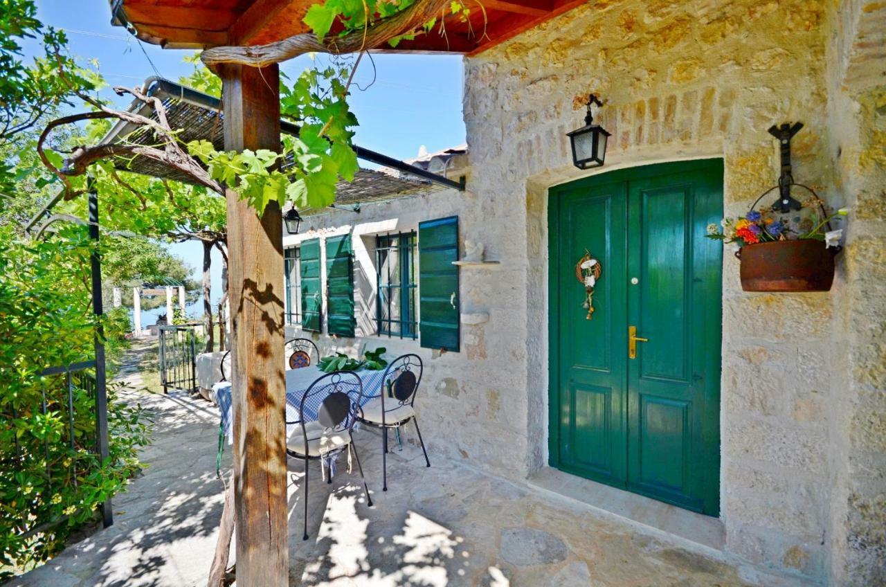 House Dobrila Villa Igrane Exterior photo