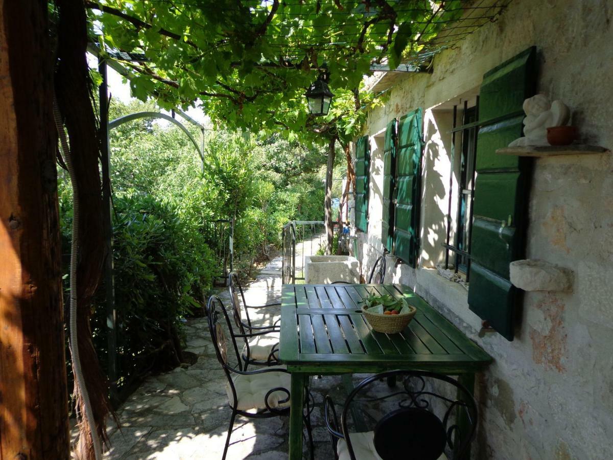 House Dobrila Villa Igrane Exterior photo
